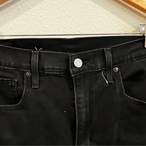 Levi’s size 30 black raw hem cropped jeans soft stretchy - Picture 9 of 10